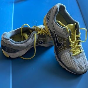 Nike Vomero 6 size 10.5